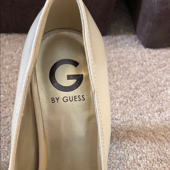 Nude Guess Heels, Size 7 - Picture 2 of 4